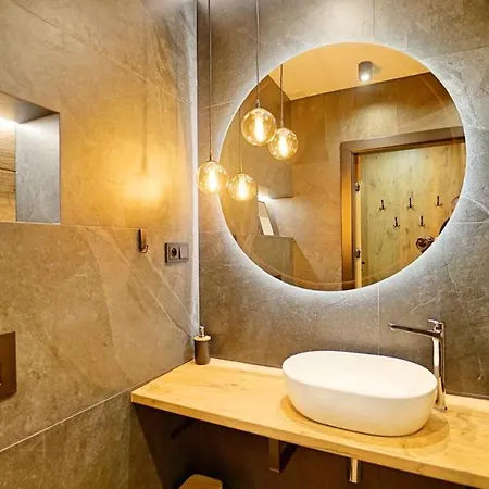 Everysky - Obroncow Pokoju 1d Appartement *